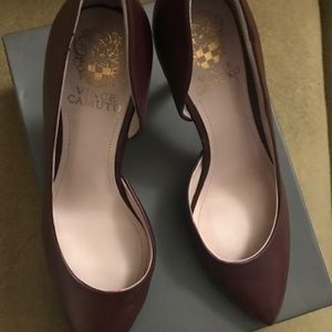 Vince Camuto Dark Garnet (Burgundy) Heels  in SZ 7